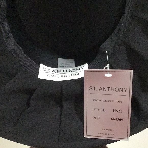 St. Anthony Black Hat with Wide Brim and Decorative Element - Picture 2 of 4